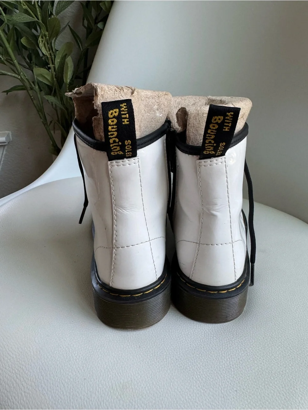 Dr. Martens 1460 White Patent Leather Kids Boots Size 3 EU 34 Combat Grunge